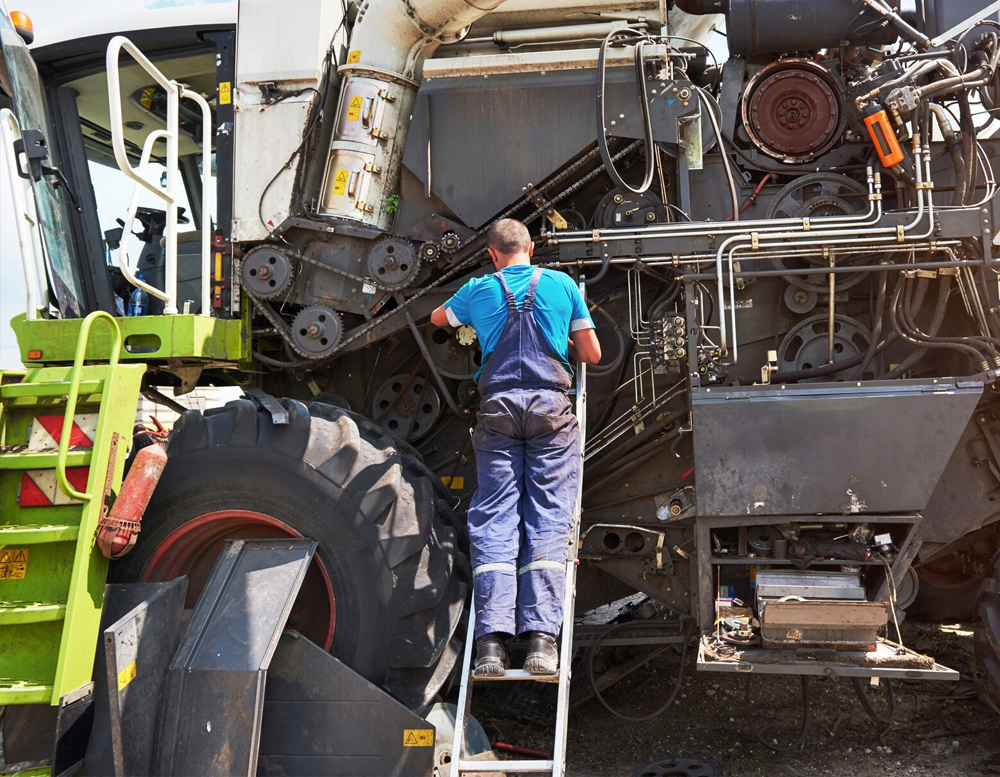 Intecura AG - Landmaschinen